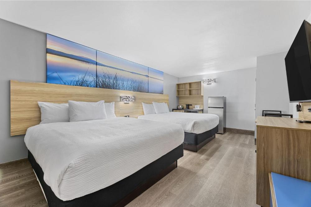Suite with Two King Beds - Non-Smoking interior